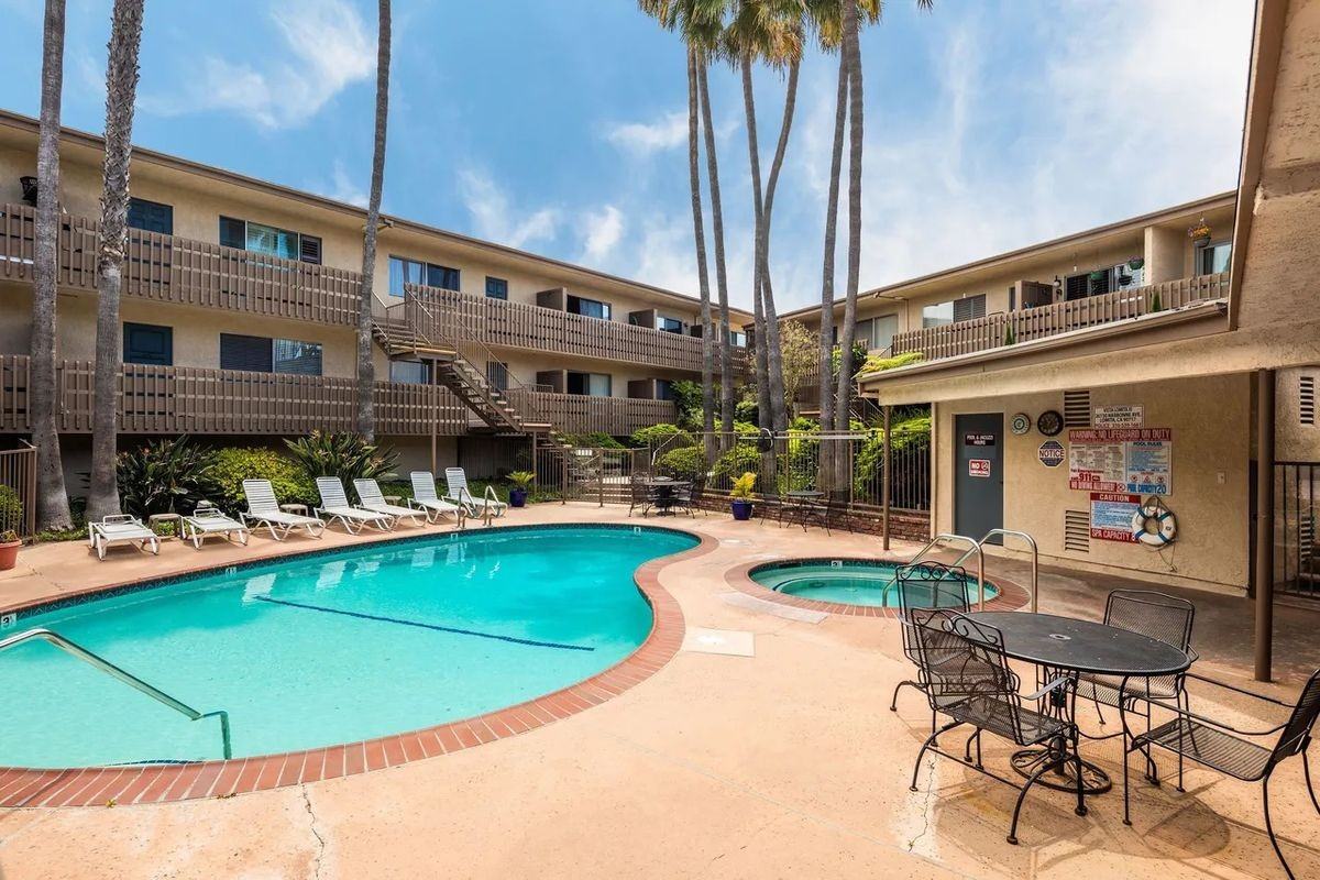 26130 Narbonne Ave - Photo 3 of 29