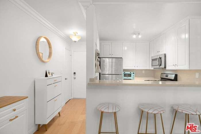 1125 Pico Blvd ##102 - Photo 5 of 19