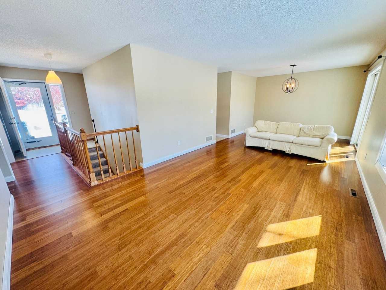 719 Woodridge Dr S - Photo 5 of 39