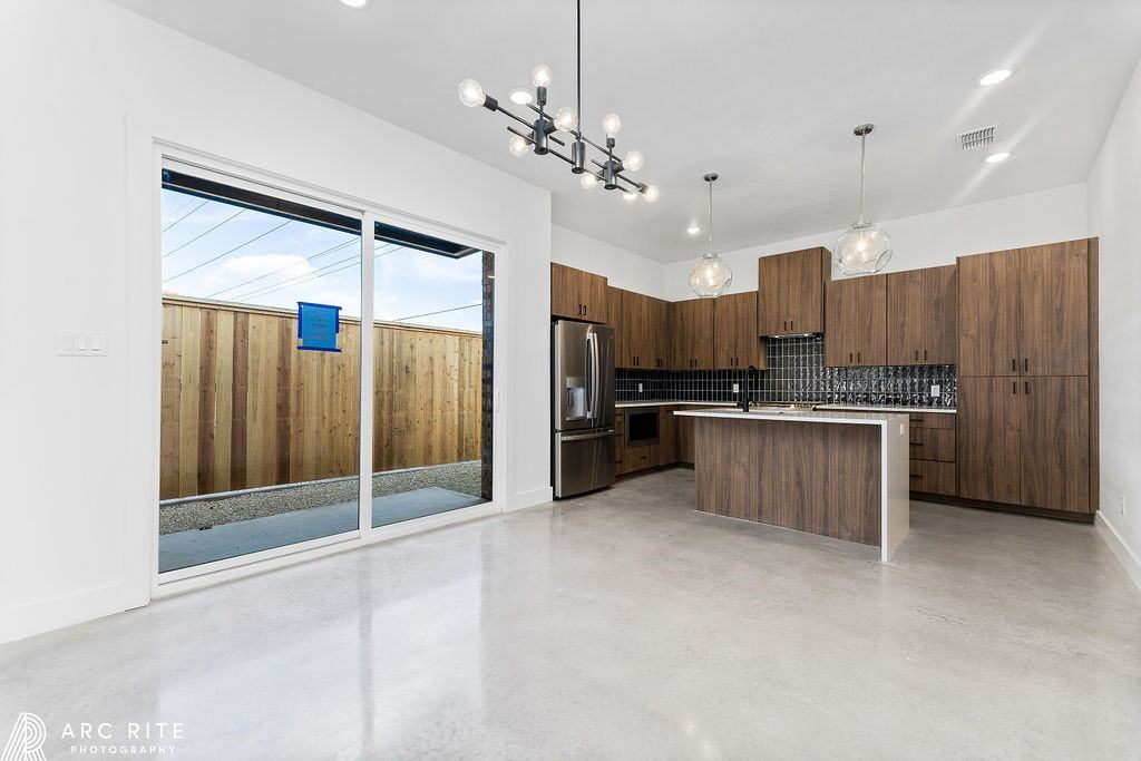 4509 22nd Pl - Photo 3 of 37