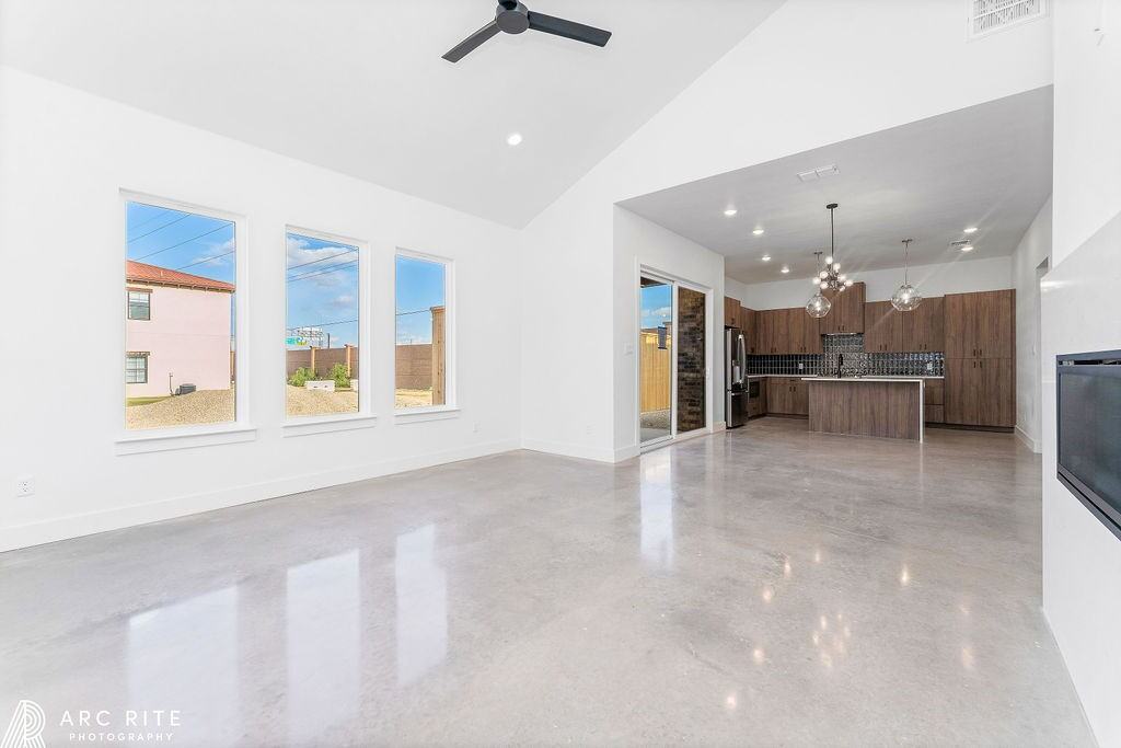 4509 22nd Pl - Photo 4 of 37