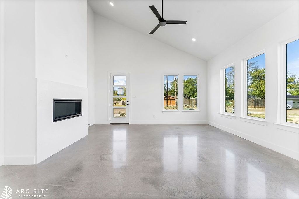 4509 22nd Pl - Photo 6 of 37