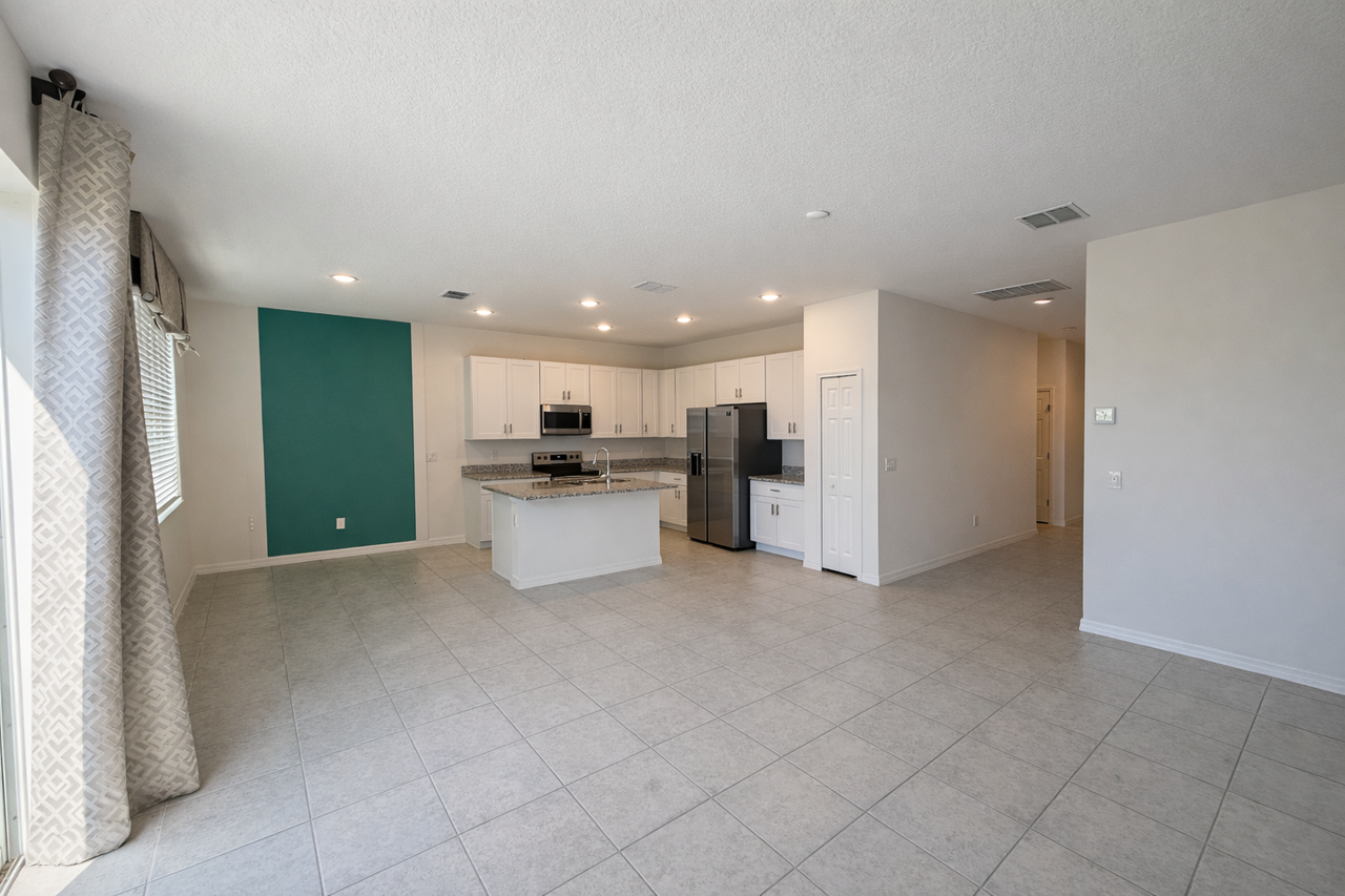 210 Tarpon Bay Blvd - Photo 2 of 11