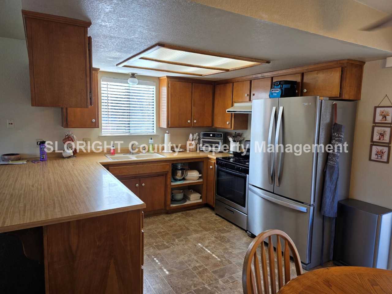 5585 Tunitas Ave - Photo 5 of 13