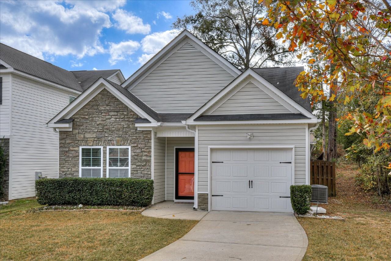 665 Dunrobin Ln - Photo 3 of 40