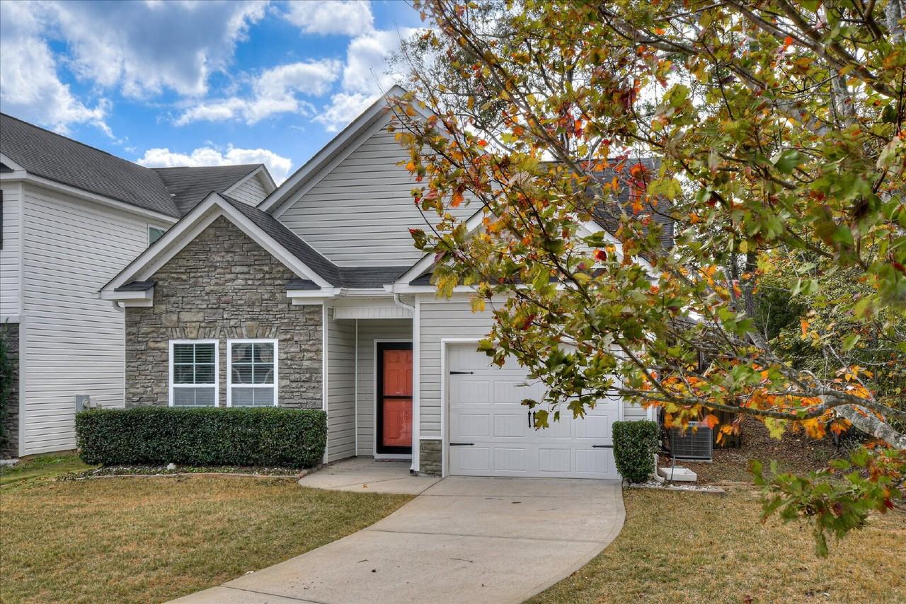 665 Dunrobin Ln - Photo 4 of 40