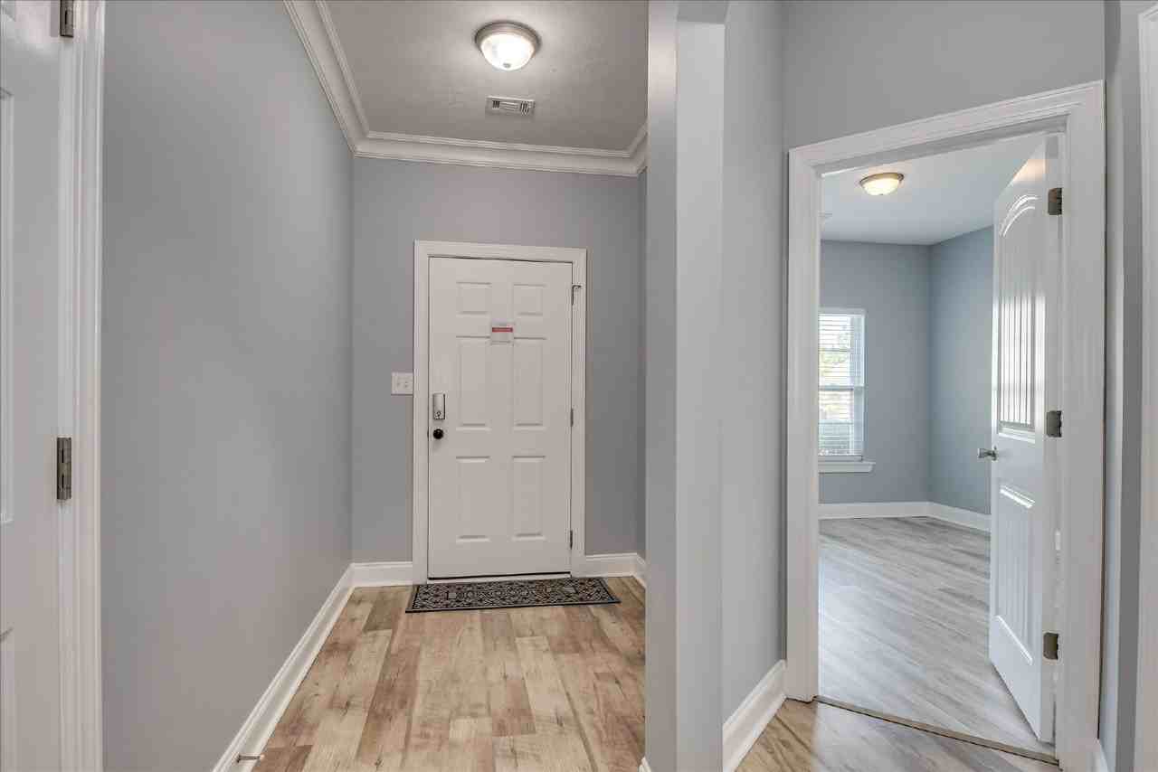 665 Dunrobin Ln - Photo 6 of 40