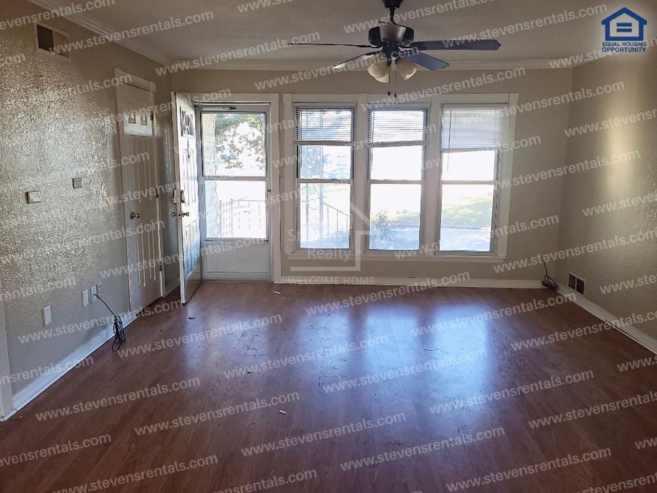 2705 Nw 14th St - Photo 3 of 13