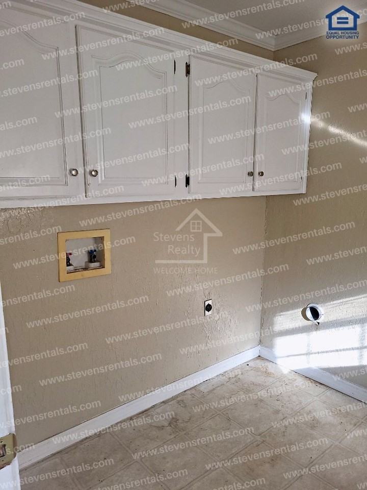 2705 Nw 14th St - Photo 6 of 13