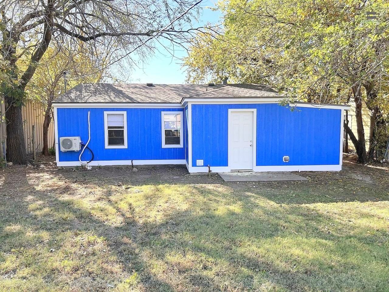 2309 Sw I Ave - Photo 2 of 23