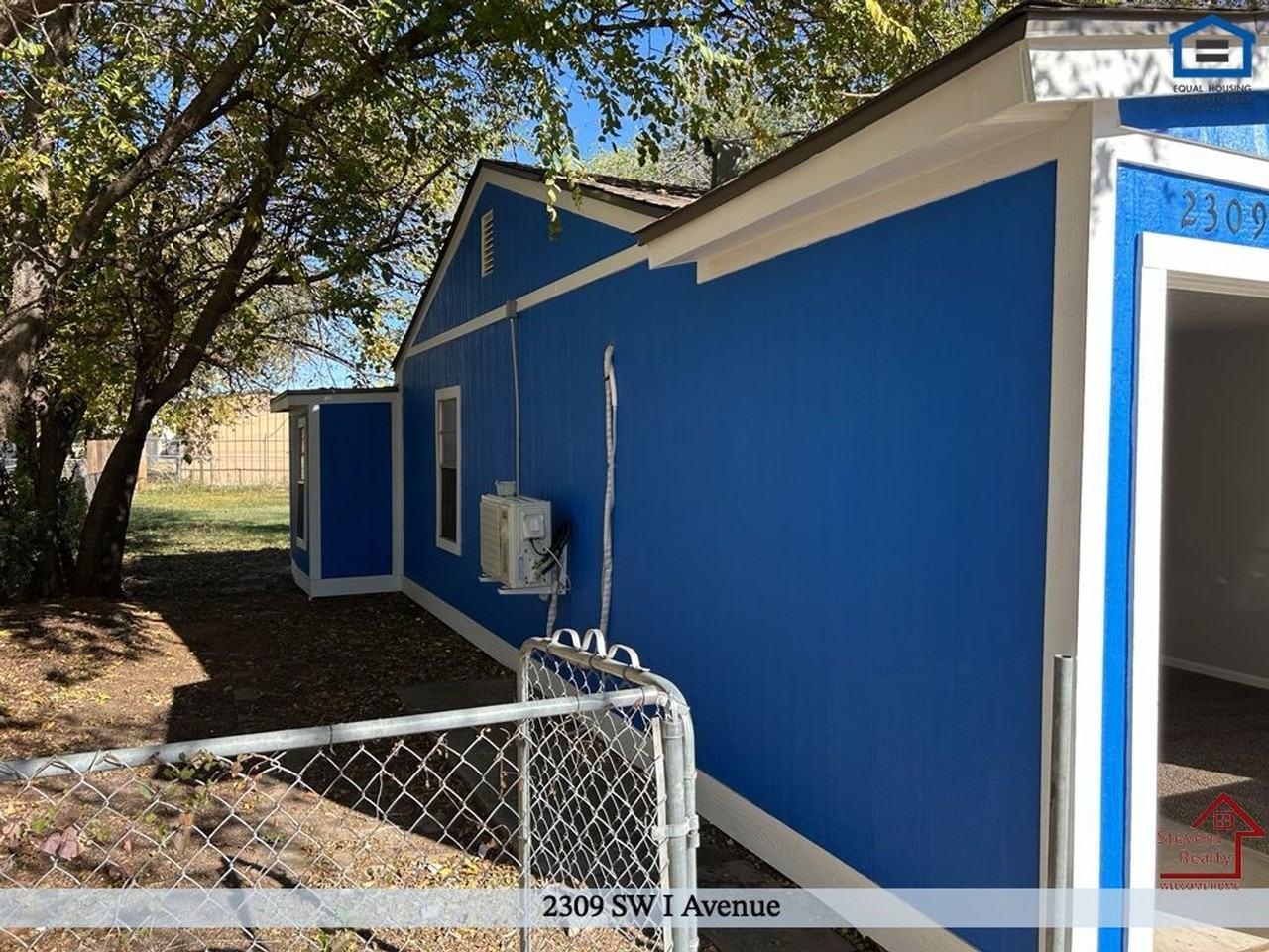 2309 Sw I Ave - Photo 3 of 23