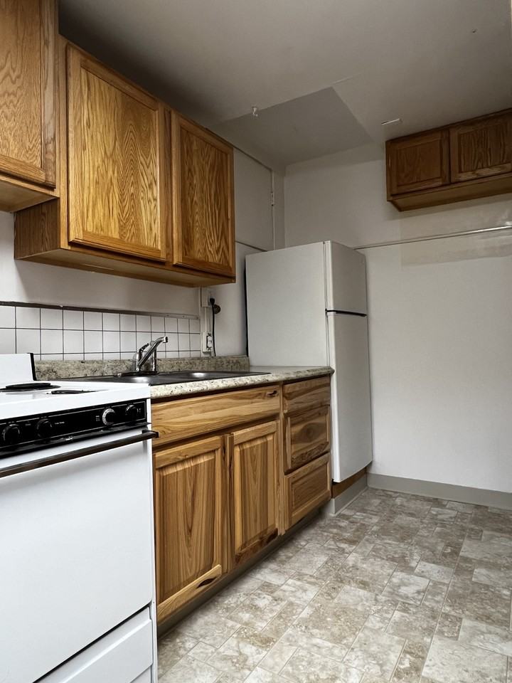 1120 Villa Way A #B - Photo 3 of 10
