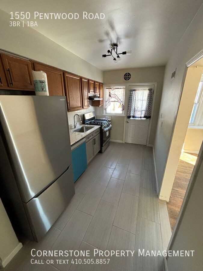 1550 Pentwood Rd - Photo 3 of 9