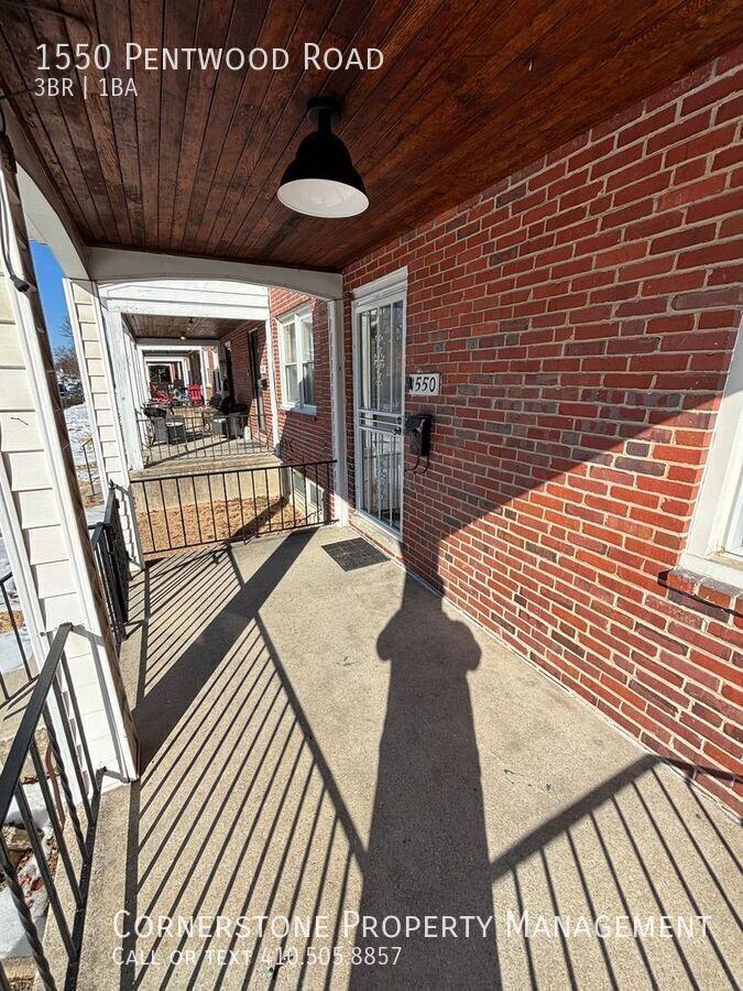 1550 Pentwood Rd - Photo 4 of 9