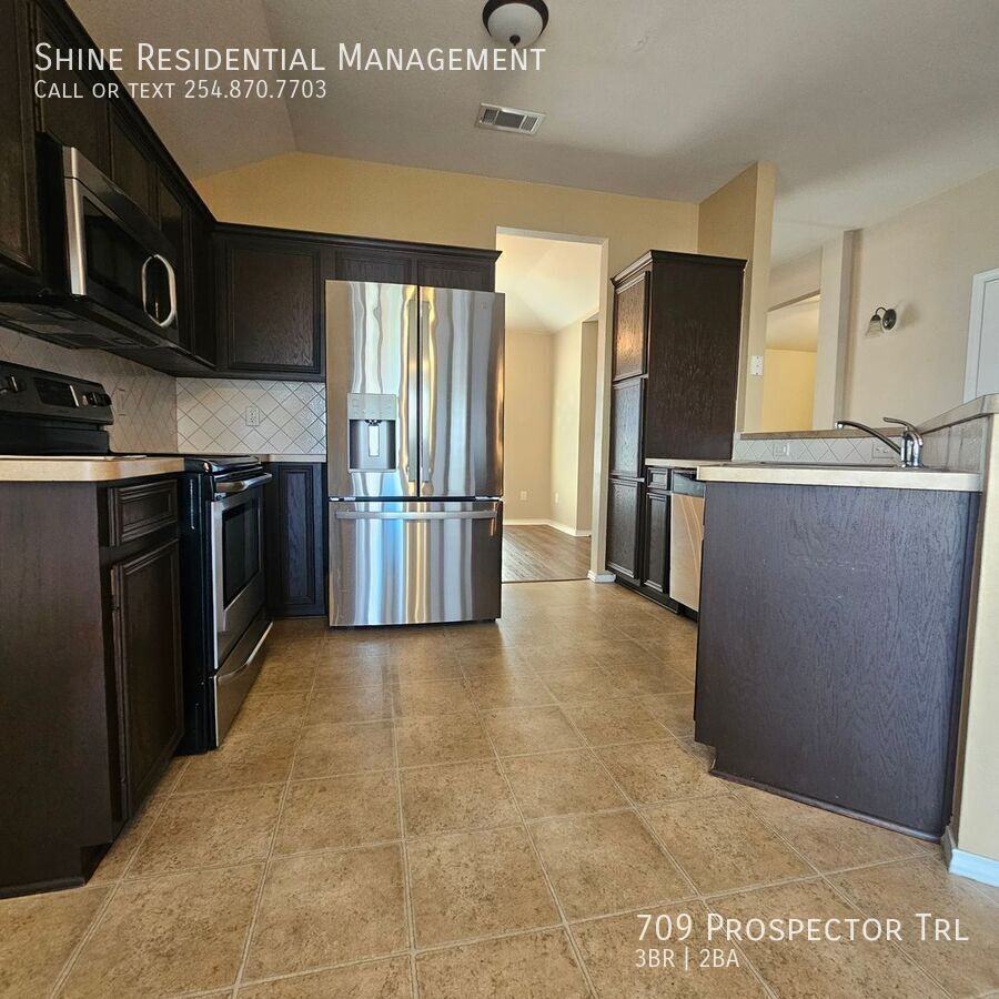 709 Prospector Trl - Photo 6 of 13