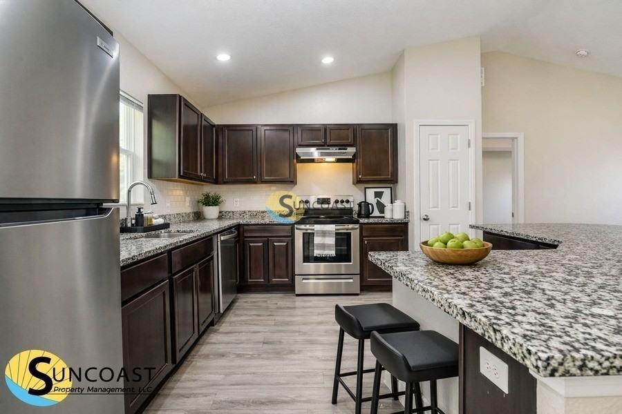 11210 Rockwell Ave - Photo 5 of 17