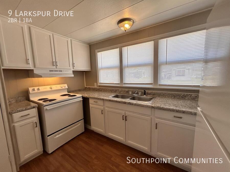 9 Larkspur Dr - Photo 2 of 8