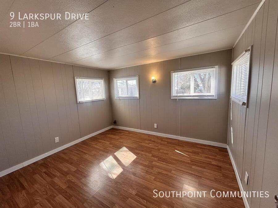 9 Larkspur Dr - Photo 6 of 8