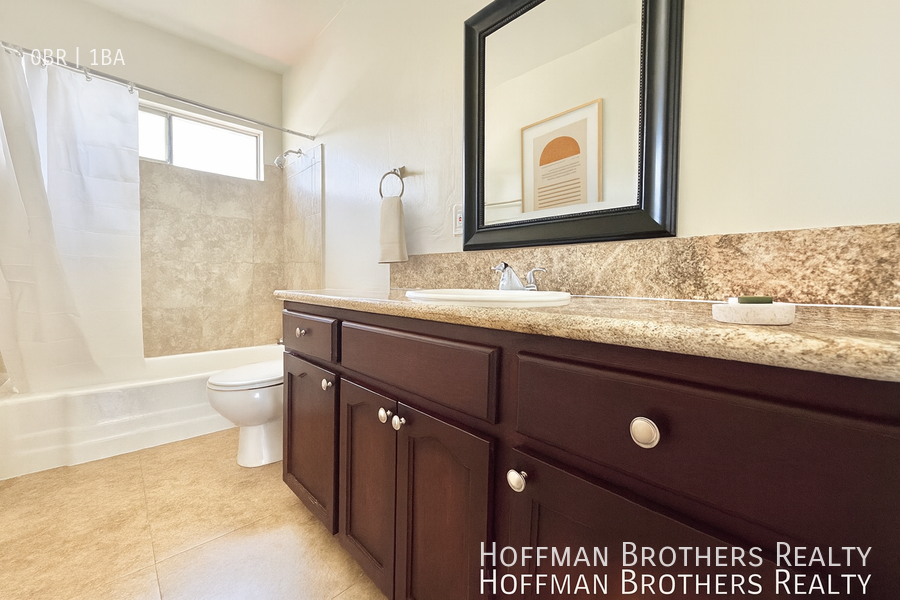 7357 Sepulveda Blvd #12 - Photo 3 of 4