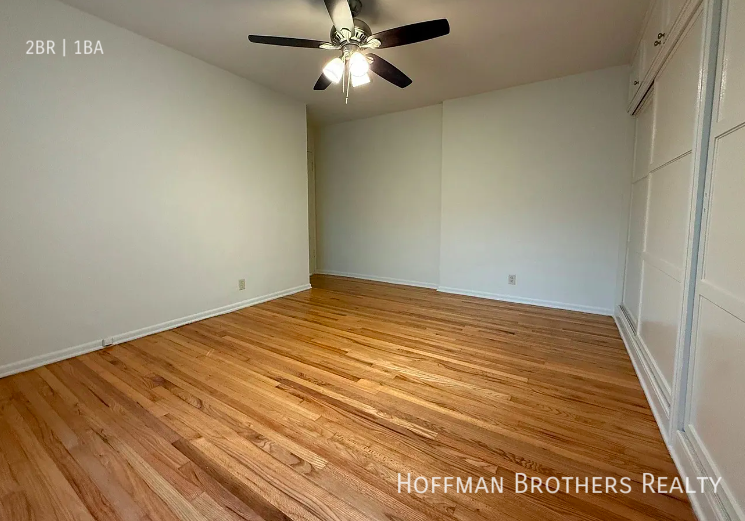 1121 26th St #3 - Photo 6 of 9