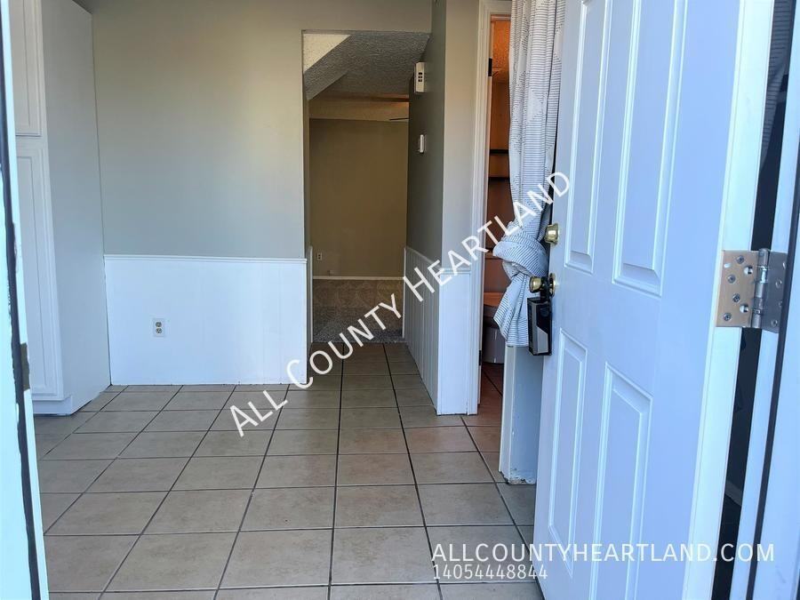 221 Jason Dr - Photo 4 of 29