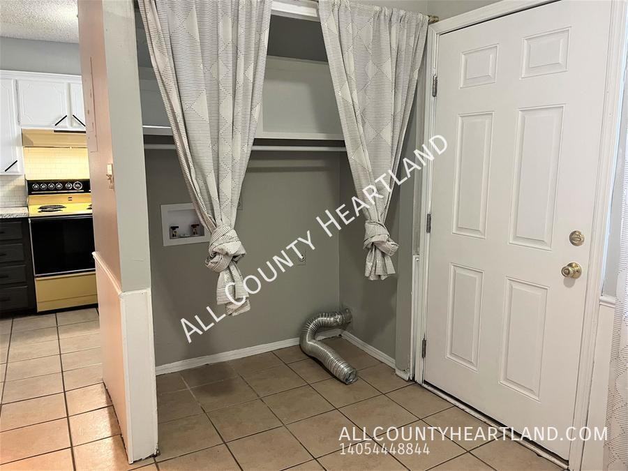 221 Jason Dr - Photo 5 of 29