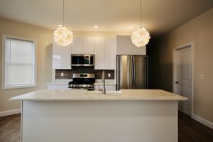 featured image of 31 Penn St #1