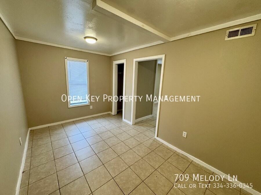 709 Melody Ln - Photo 5 of 12