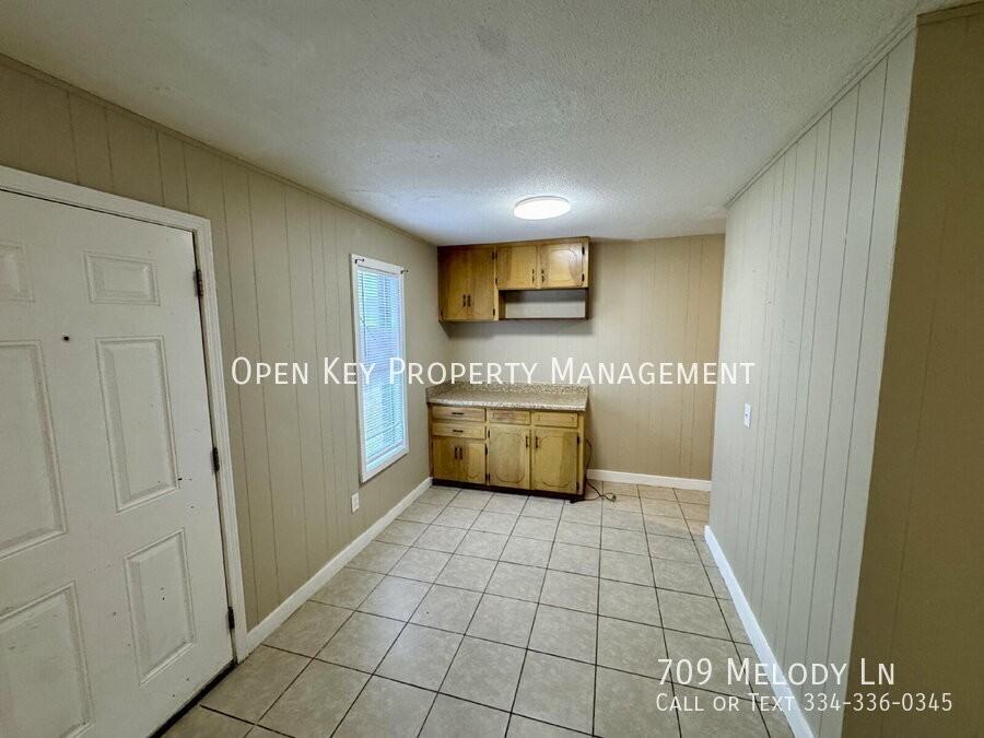 709 Melody Ln - Photo 6 of 12