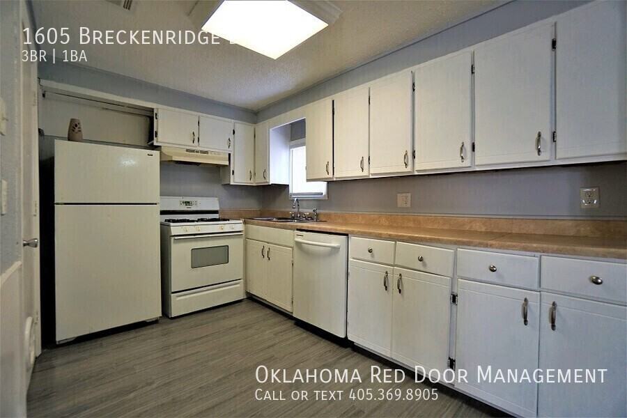 1605 Breckenridge Dr - Photo 4 of 23