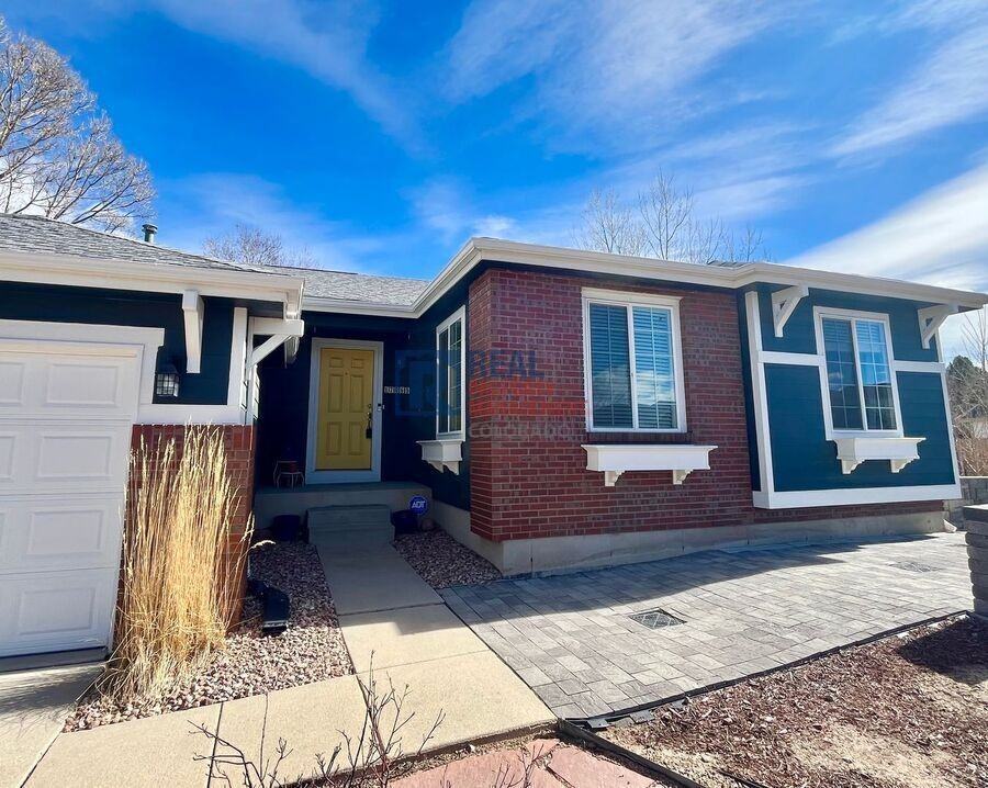 17065 Foxcross Dr - Photo 2 of 28