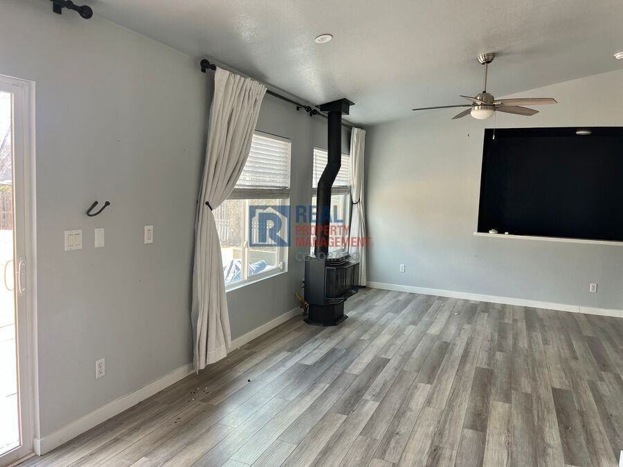 17065 Foxcross Dr - Photo 6 of 28