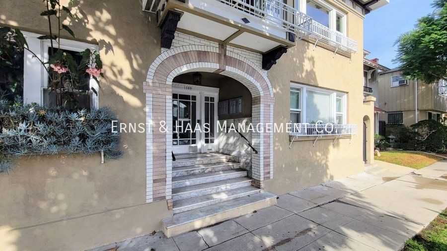 1109 E 1st St #06 - Photo 2 of 16