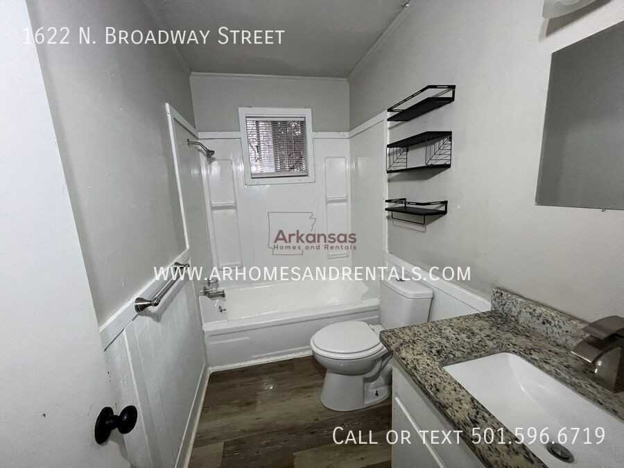 1622 N Broadway St - Photo 7 of 12