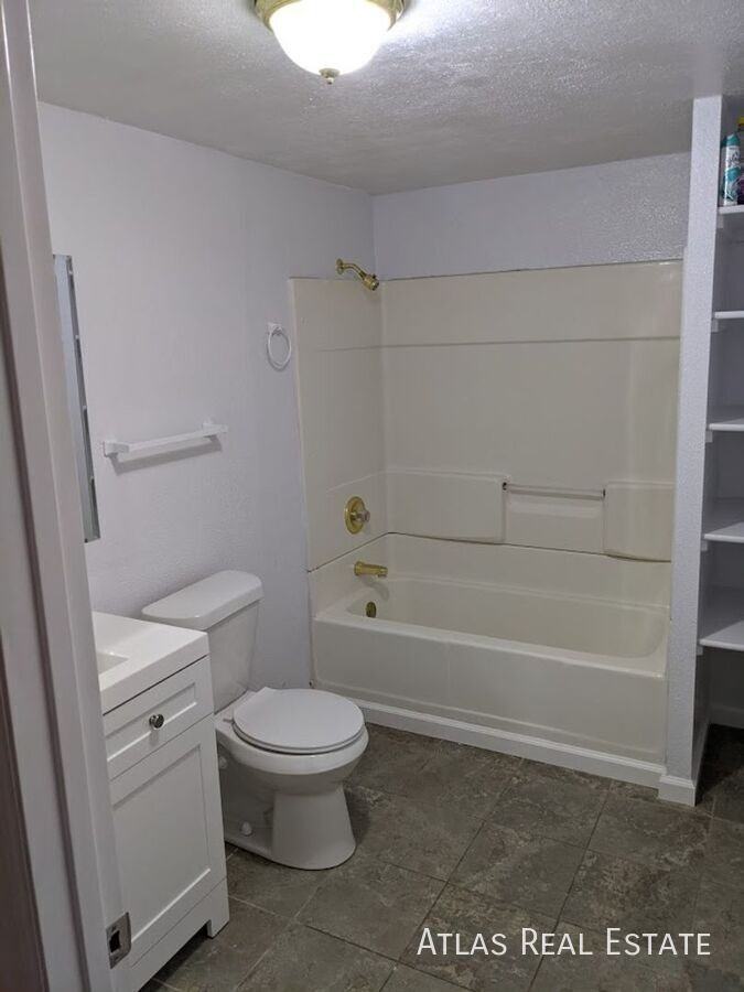 13917 E Oxford Pl - Photo 6 of 17