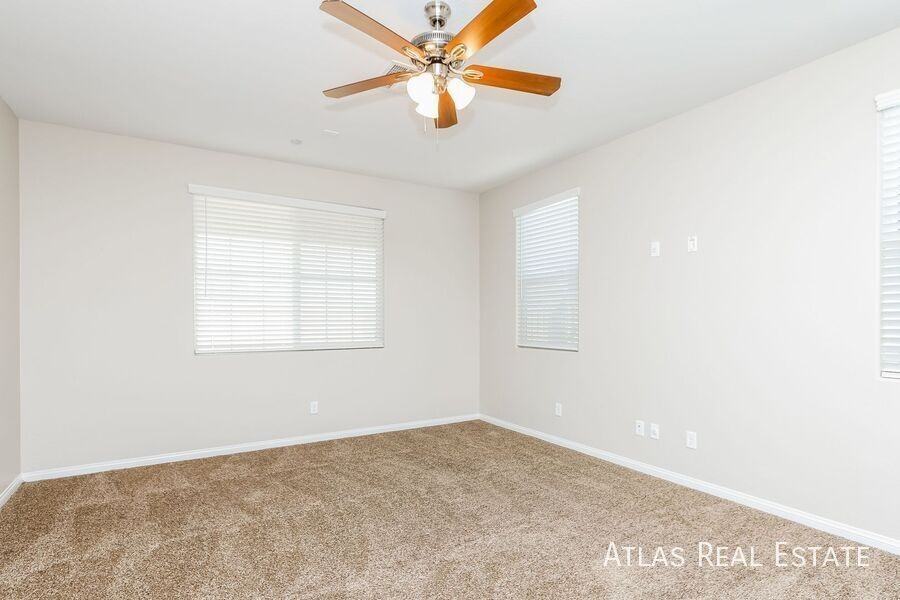 577 Comodo St - Photo 7 of 21