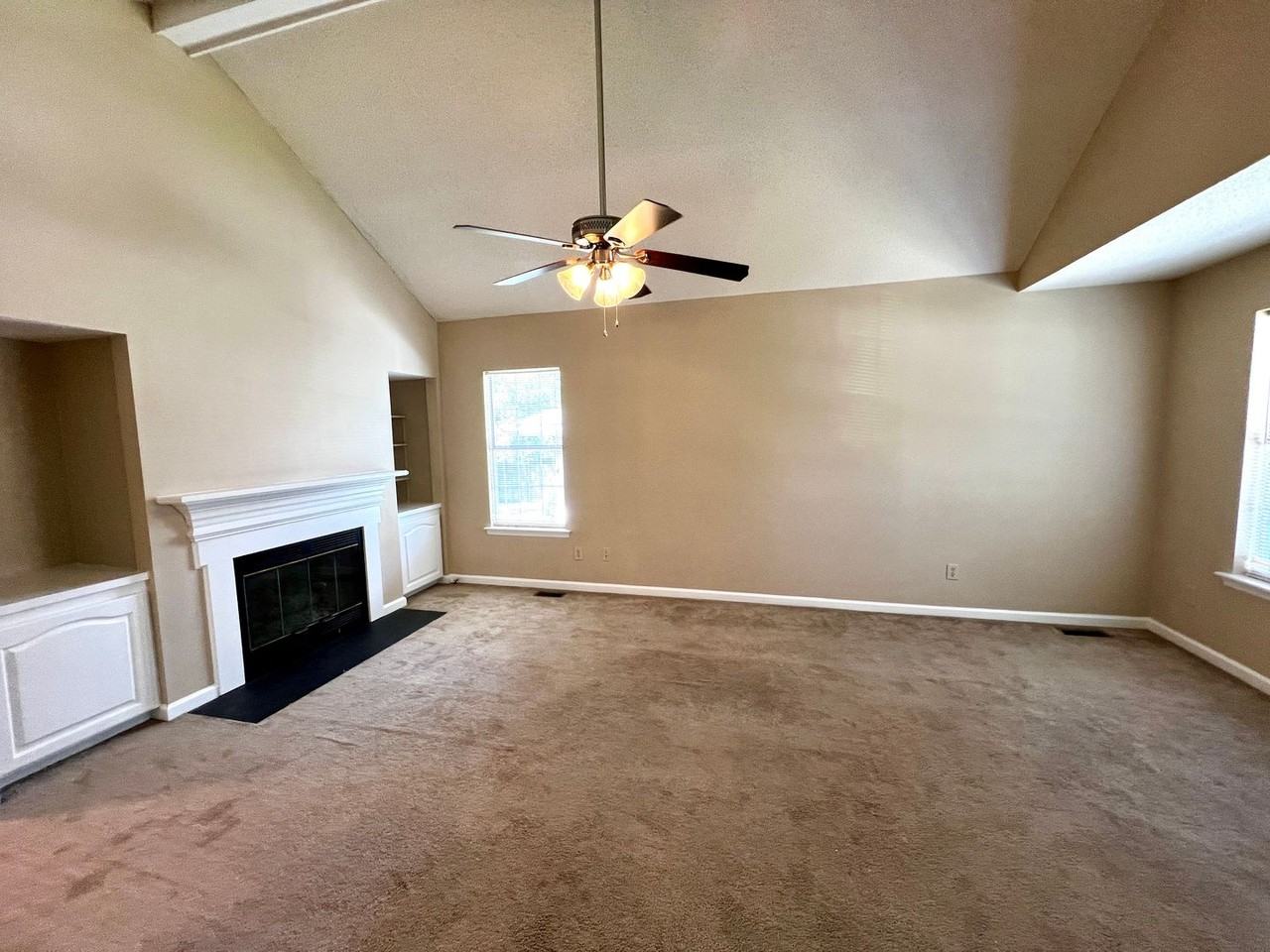 136 Twin Oaks Ln - Photo 3 of 19