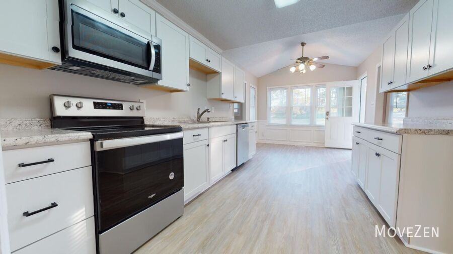 112 Stonehenge Dr - Photo 2 of 24