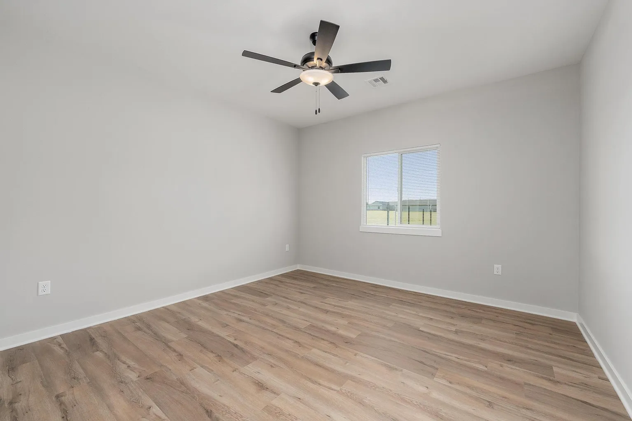 2123 W Elk Ridge Ave - Photo 7 of 13