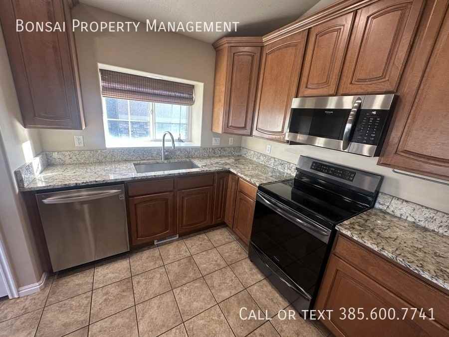 8313 S Boulder Creek Rd - Photo 6 of 32