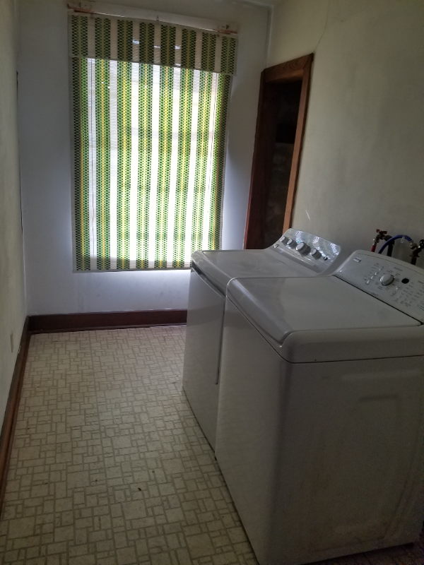 300 Bowers St - Photo 5 of 8