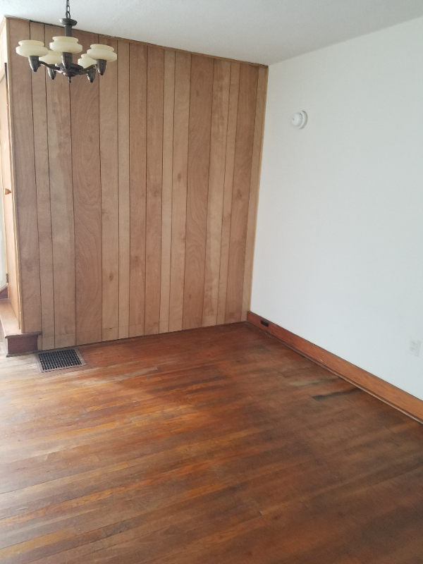 300 Bowers St - Photo 6 of 8