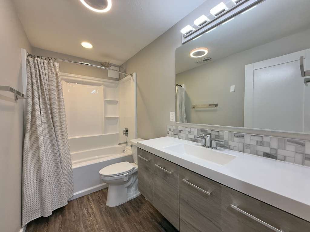 6606 S Springview St - Photo 2 of 44