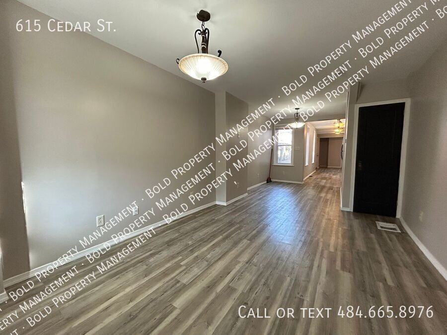 615 Cedar St - Photo 2 of 11