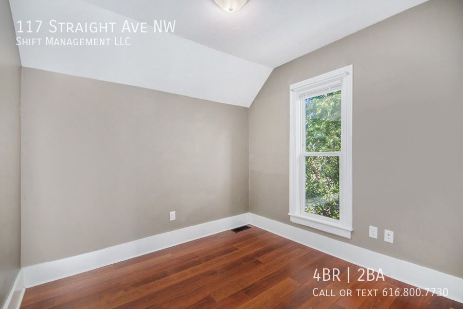 117 Straight Ave Nw - Photo 3 of 15