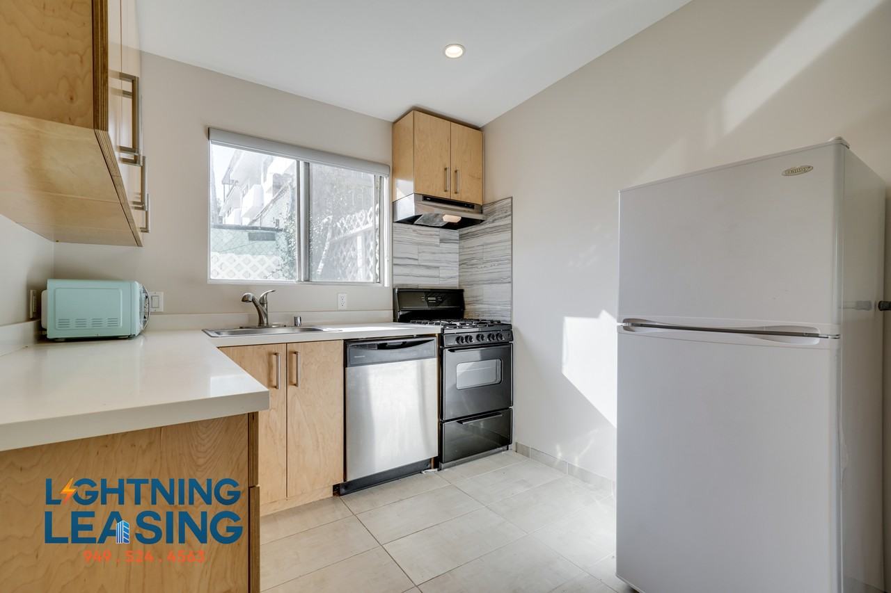 1207 Horn Ave #10 - Photo 5 of 15