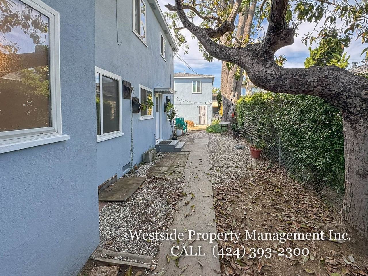 2301 Oak St #A - Photo 7 of 9