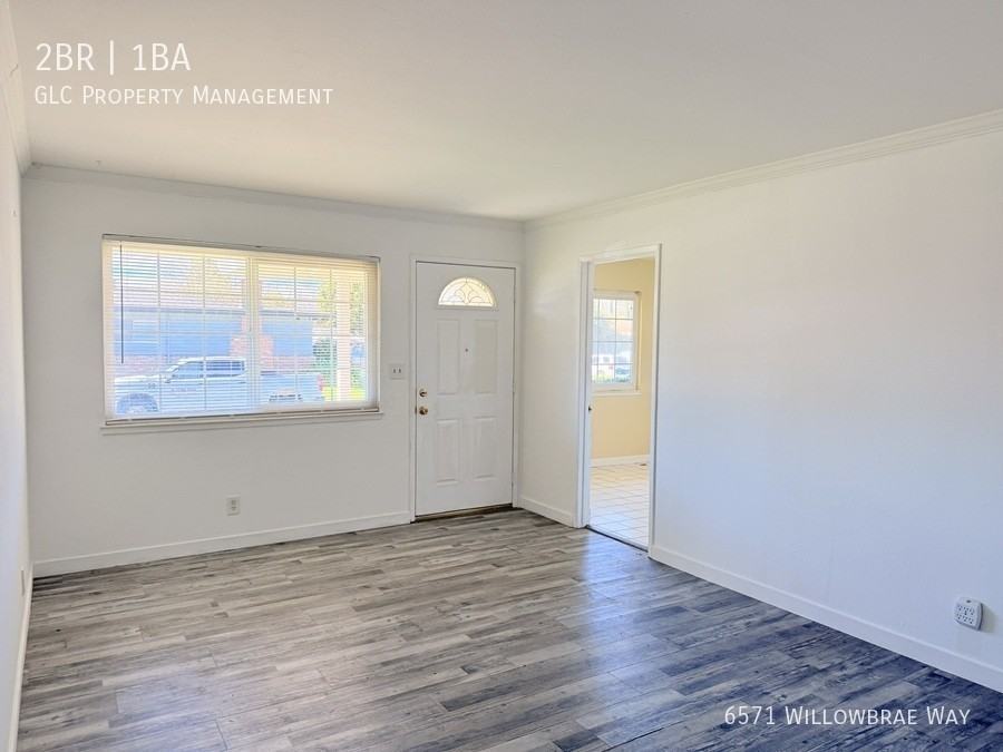 6571 Willowbrae Way - Photo 3 of 9