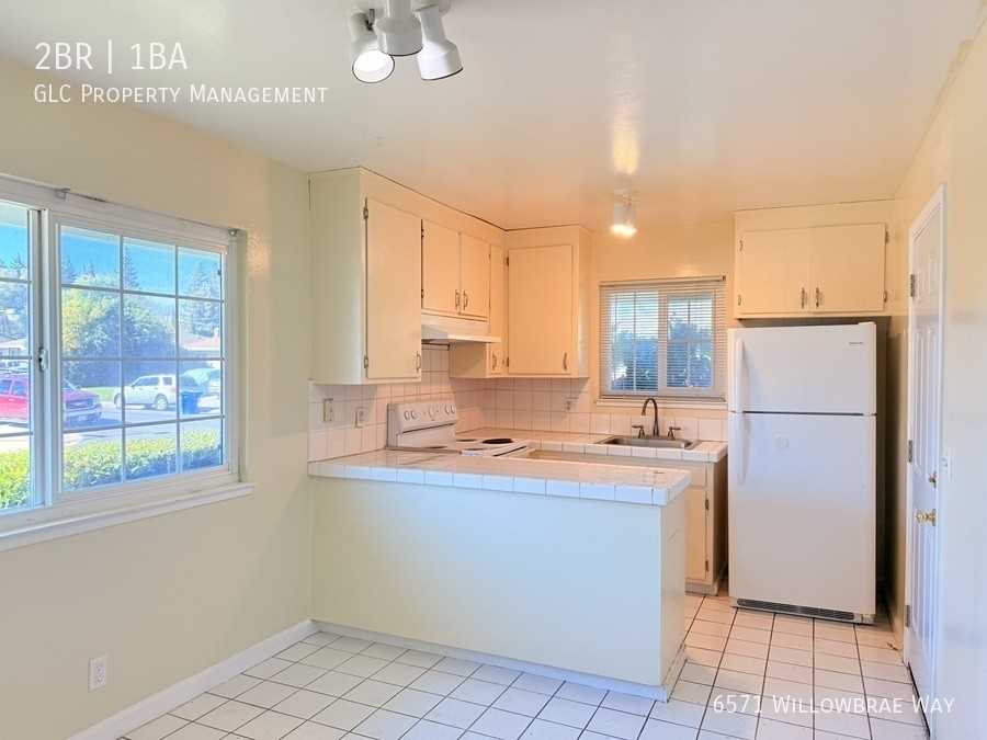 6571 Willowbrae Way - Photo 4 of 9