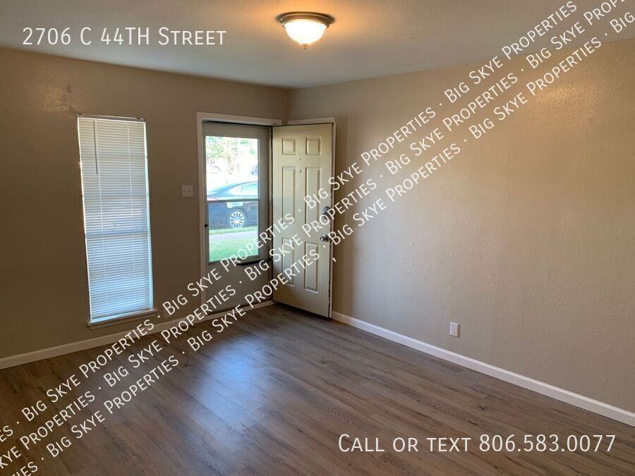 2706 44th St - Photo 2 of 13